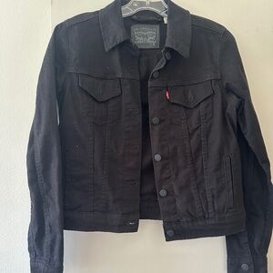 LEVI’S Black Denim Cropped Trucker Jacket Size S